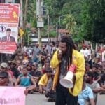 Unjuk rasa menolak program transmigrasi yang diusung oleh Presiden Prabowo Subianto di Tanah Papua dilakukan mahasiswa dan warga yang