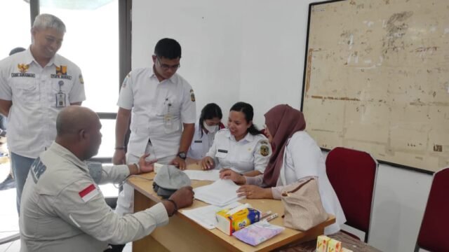 Dinkes layani pemeriksaan kesehatan gratis di DPUPR Mimika