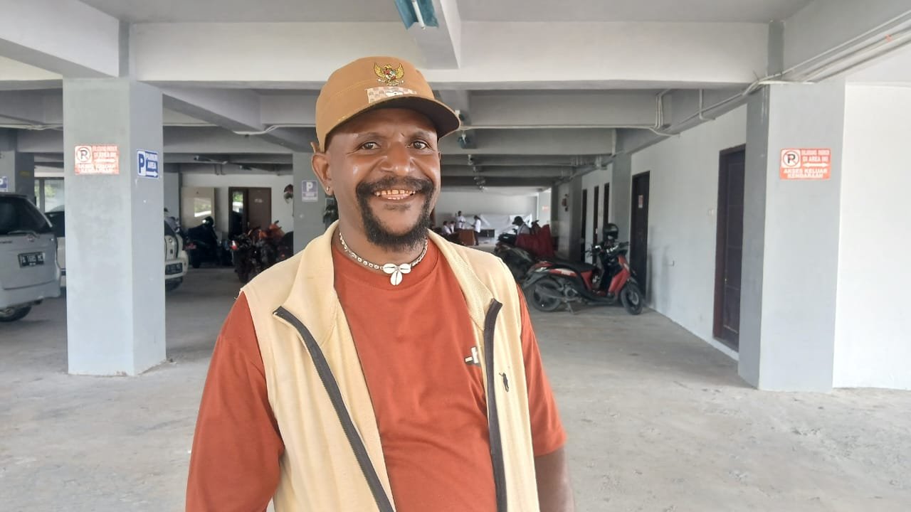 OBETH JANAMPA KEPALA KAMPUNG BALUNI ARWANOP