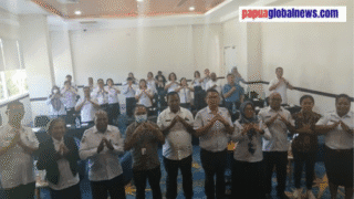 Hitam Abu Abu Abstrak Y2K Streetwear Logo 20251119 114856 0000