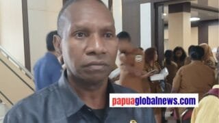 Ketua DPRK Mimika Primus Natikapereyau