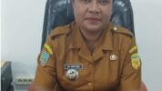 Kepala Distrik Wania Ria Nataliza F. Mandiwa