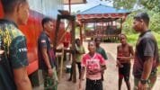 bermain bersama anak anak