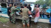 evakuasi warga yang sakit