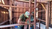 pasang kerangka dinding