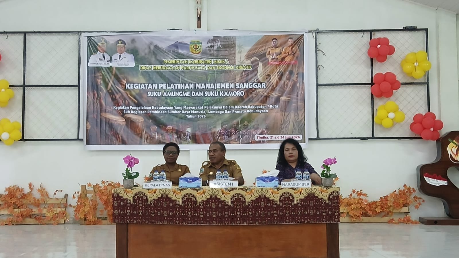 Ananias Faot Elisabeth Cenawatin dan narasumber ikut pembukaan