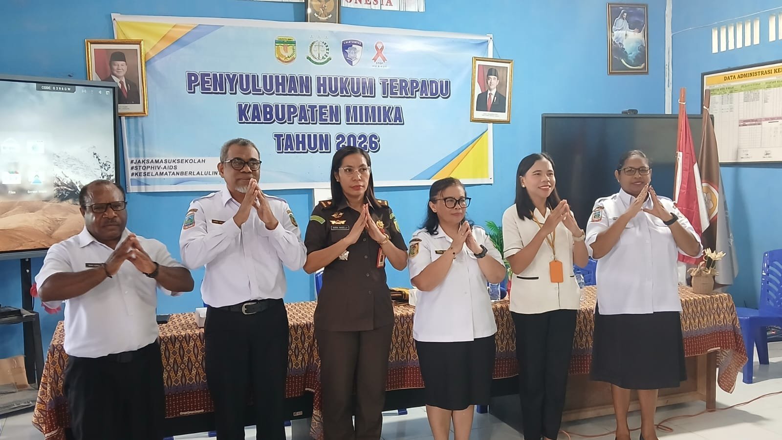 FOTO SALAM MIMIKA RUMAH KITA