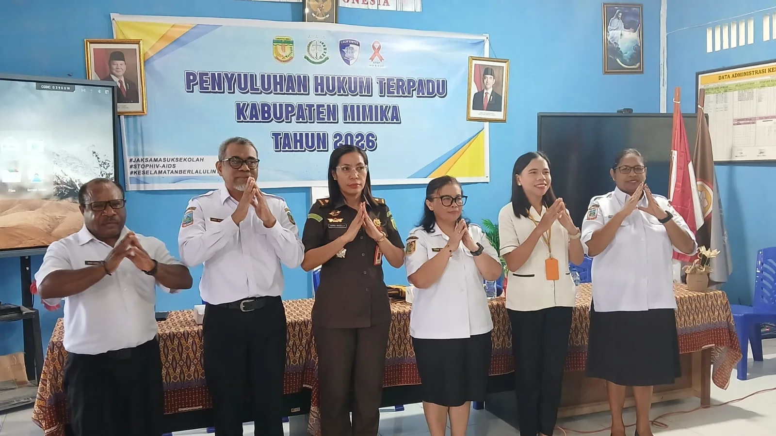 FOTO SALAM MIMIKA RUMAH KITA