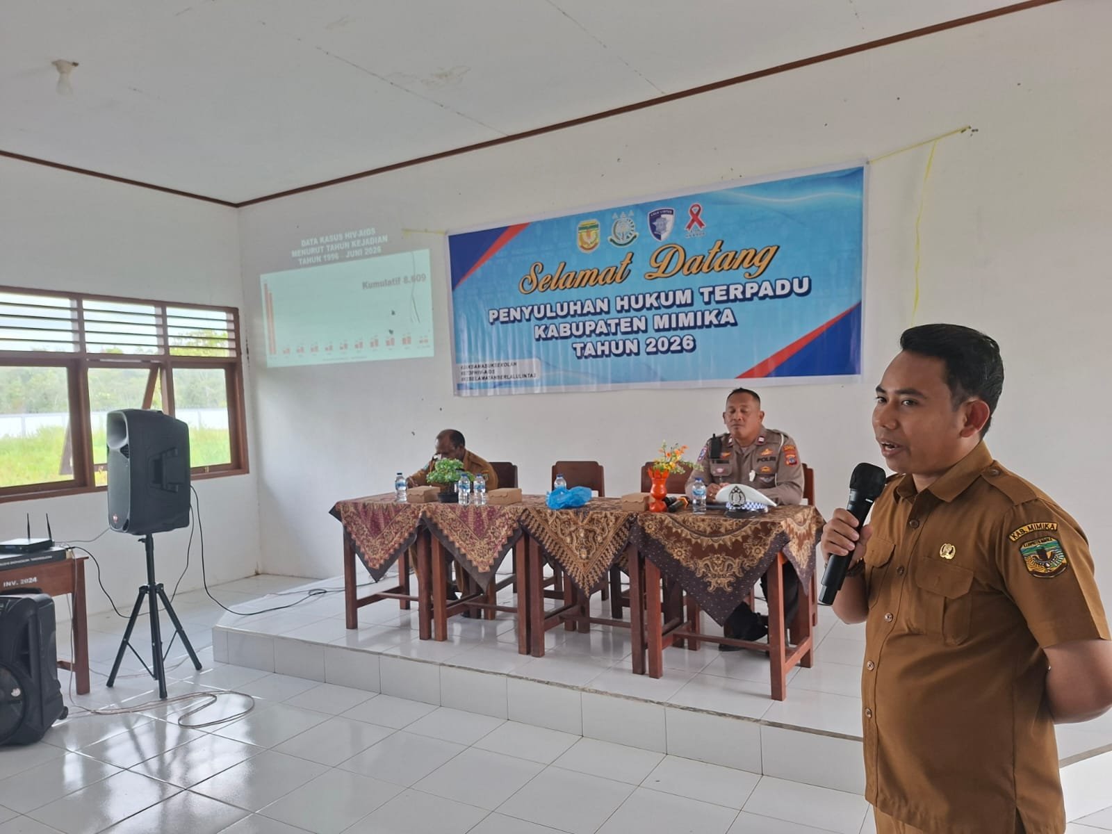 NARASUMBER MEMBERIKAN MATERI DI SMAN 2 SP5