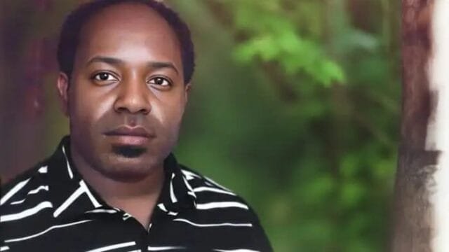 Ernest Pugiye Guru SMAN 1 Dogiyai