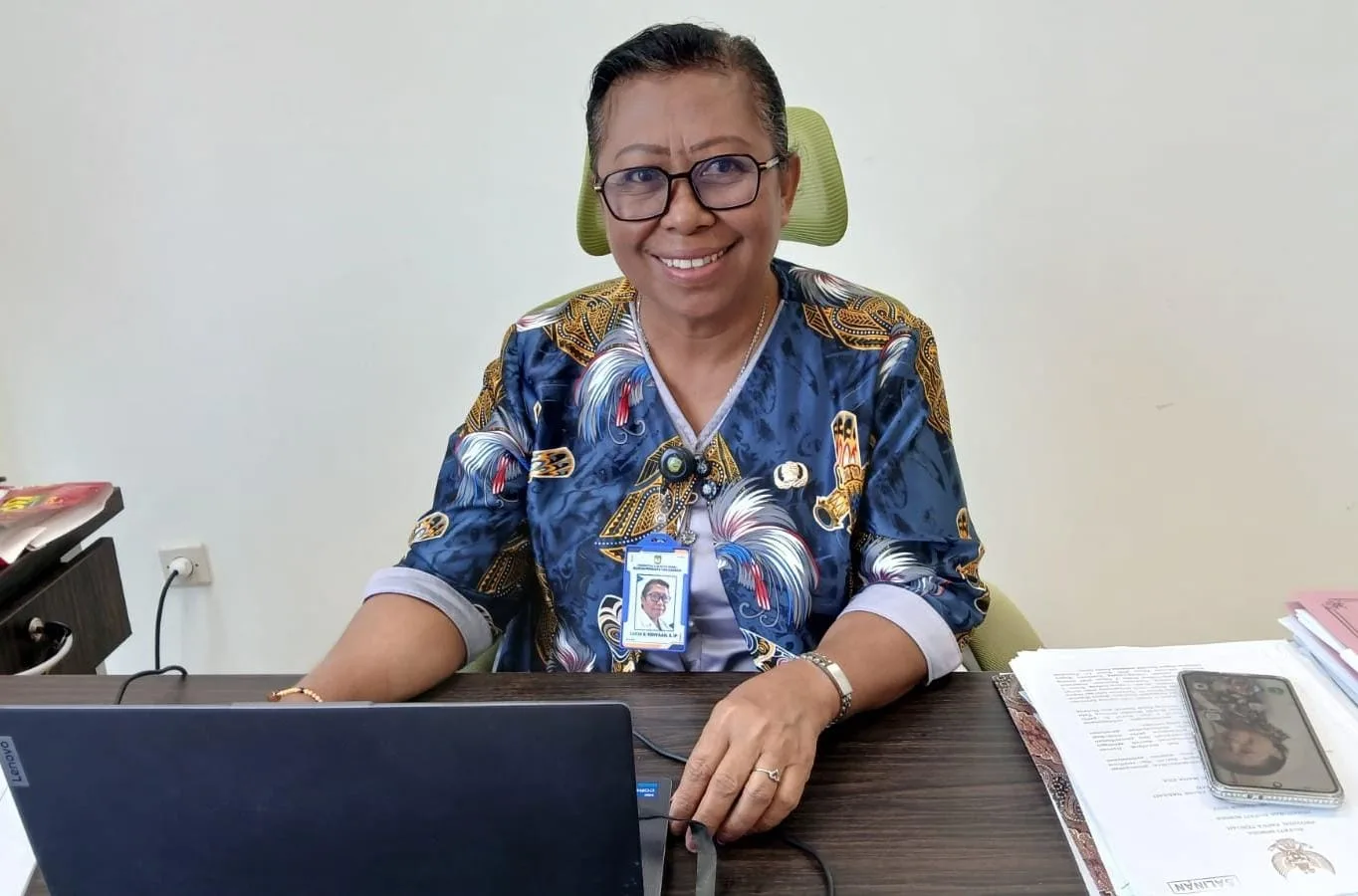 LUCIA BENEDIKTA RENYAAN KABID PEMBUKUAN DAN PELAPORAN BAPENDA