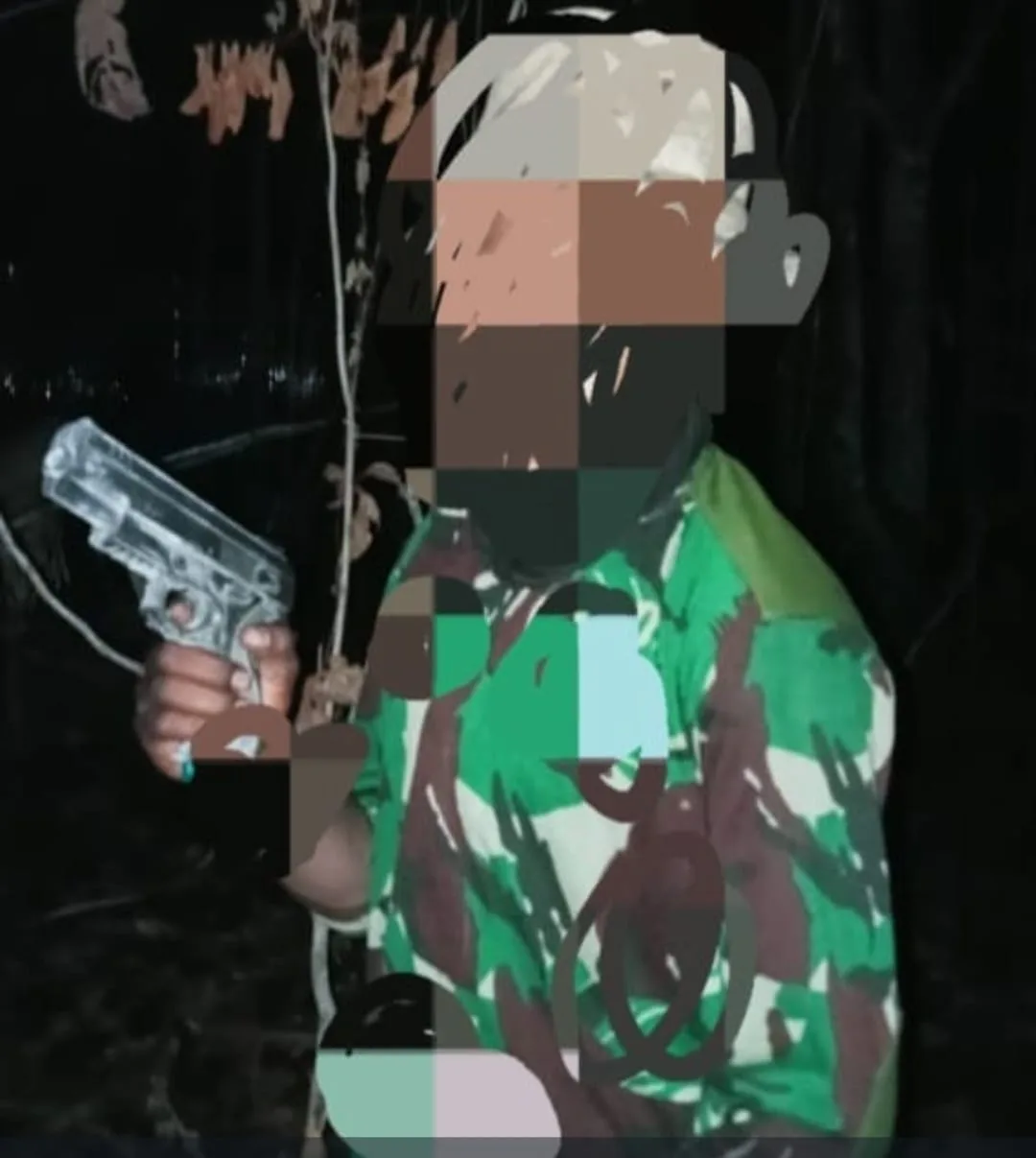 TNI DAN PISTOL