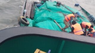 kapal lct tenggelam di perairan puriri