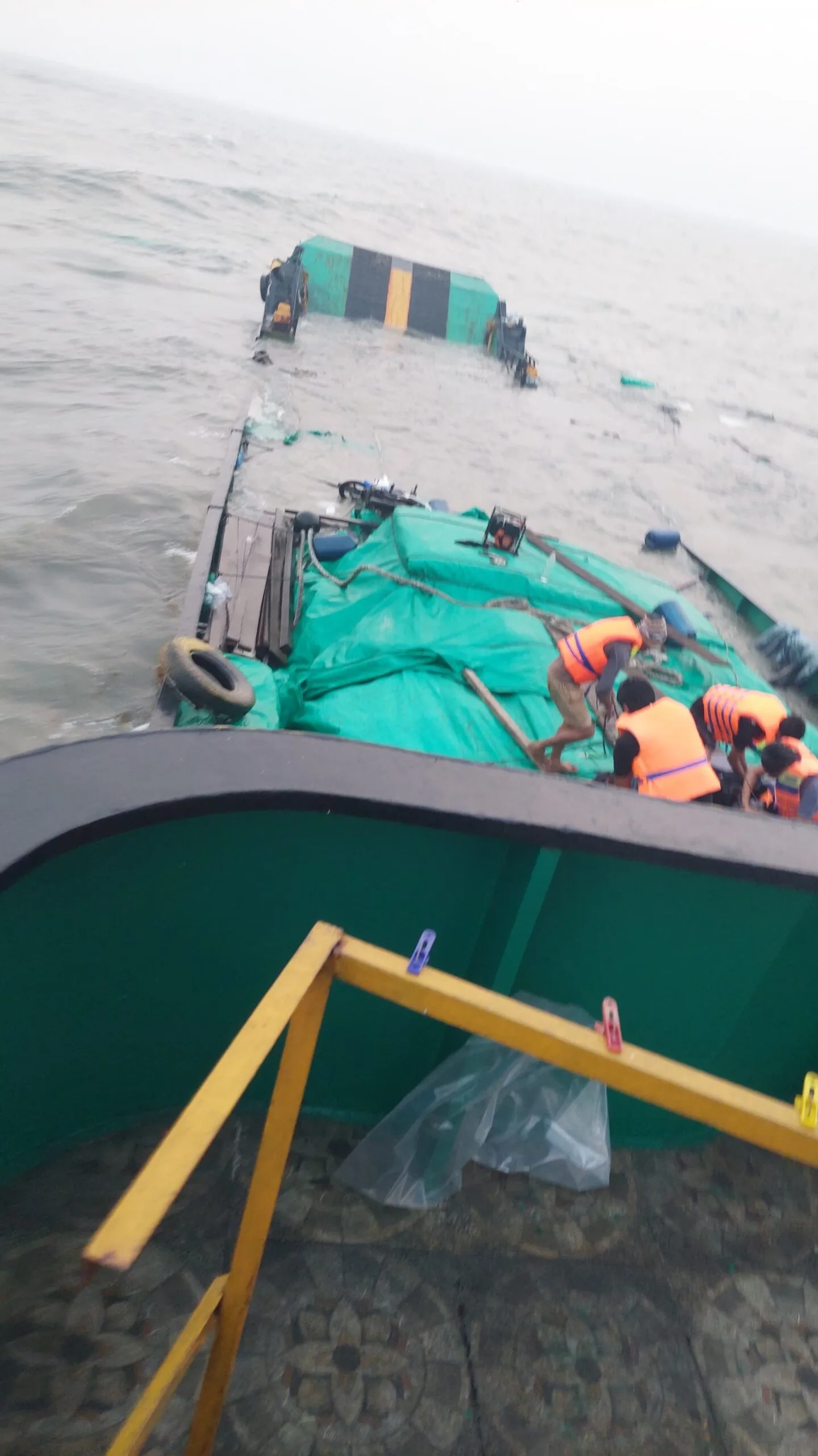 kapal lct tenggelam di perairan puriri scaled