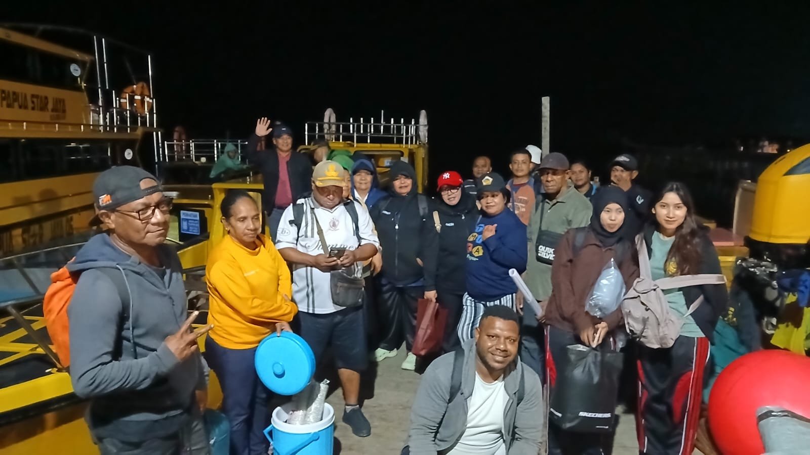 tim DTPHP SAAT DI ATAS SPEEDBOTH PAPUA STAR JAYA MENUJU DI POMAKO